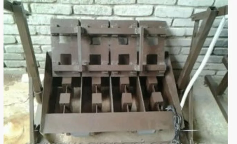 Станок на-4 блока для производства шлакоблоков